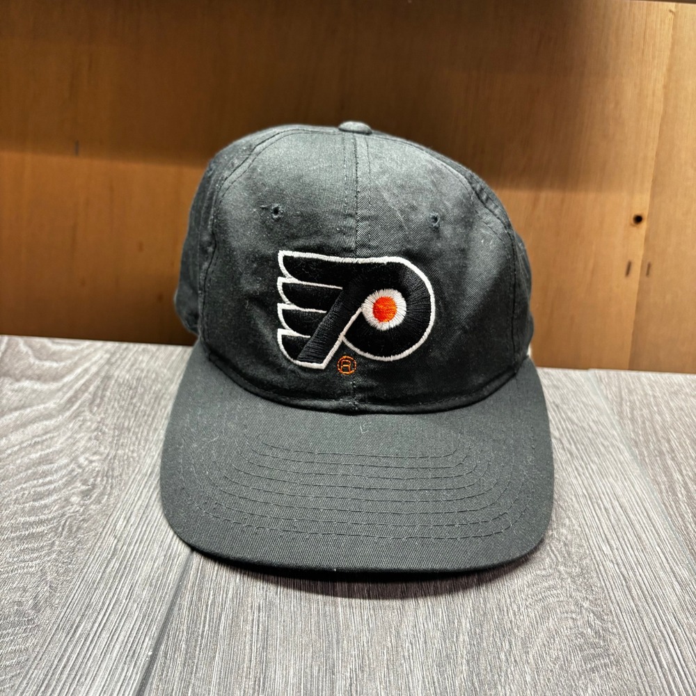 Vintage Philadelphia Flyers Starter Snapback Hat Black NHL Hockey Cap Green Brim
